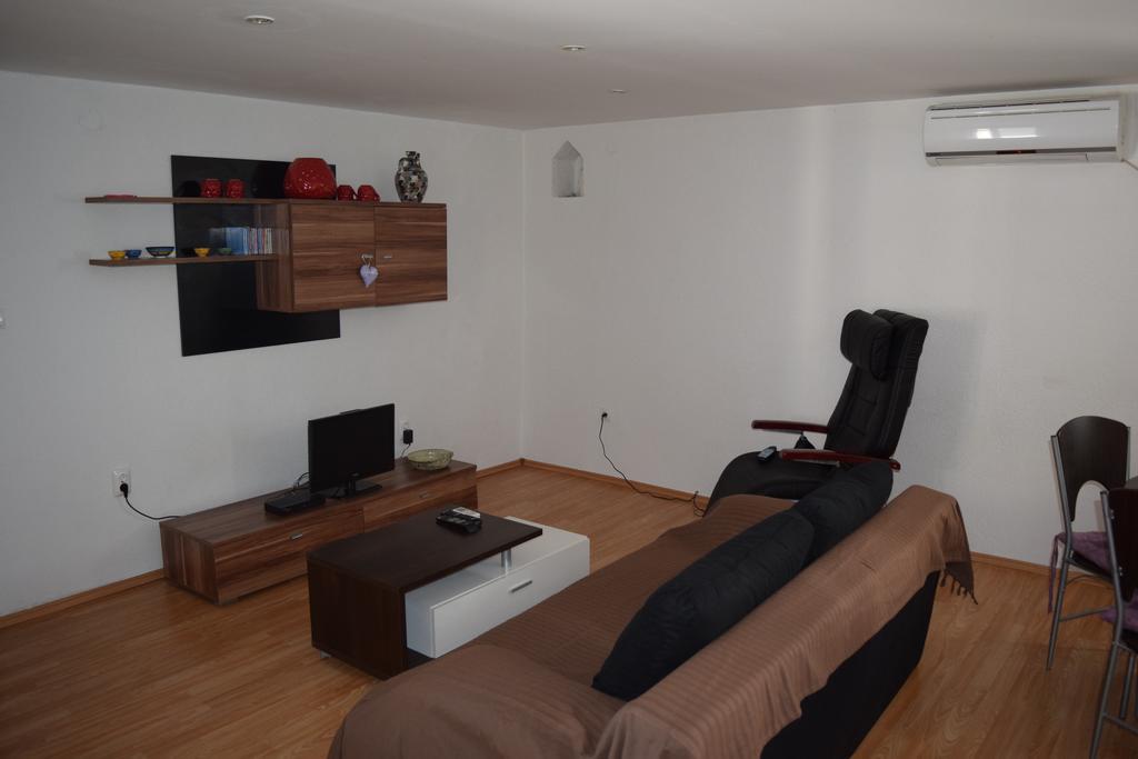 Apartment Klara シベニク 部屋 写真