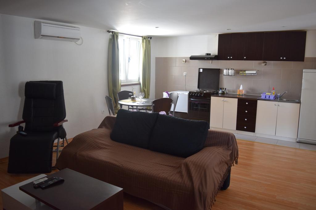 Apartment Klara シベニク 部屋 写真